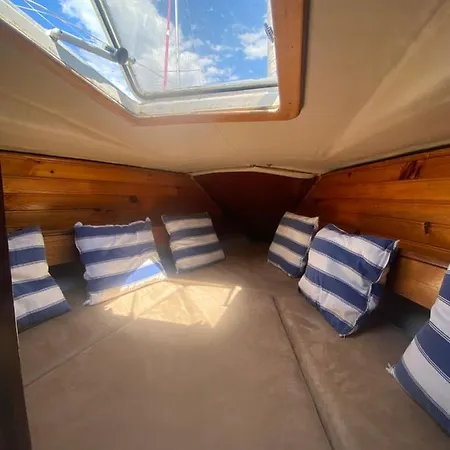 Ботель Boat Barcelona Yacht *