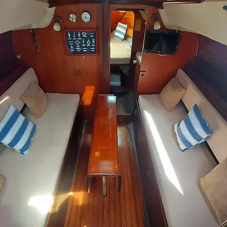 Boat Barcelona Yacht * Les Botigues de Sitges