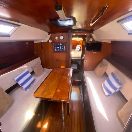 Boat Barcelona Yacht * Les Botigues de Sitges