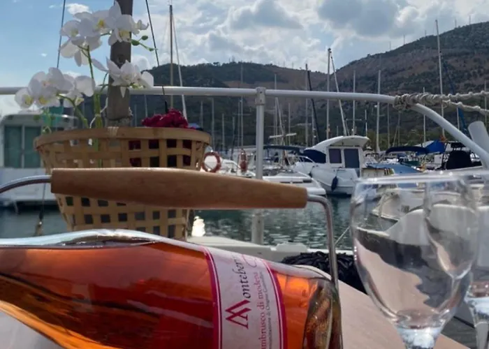 船屋 Boat Barcelona Yacht